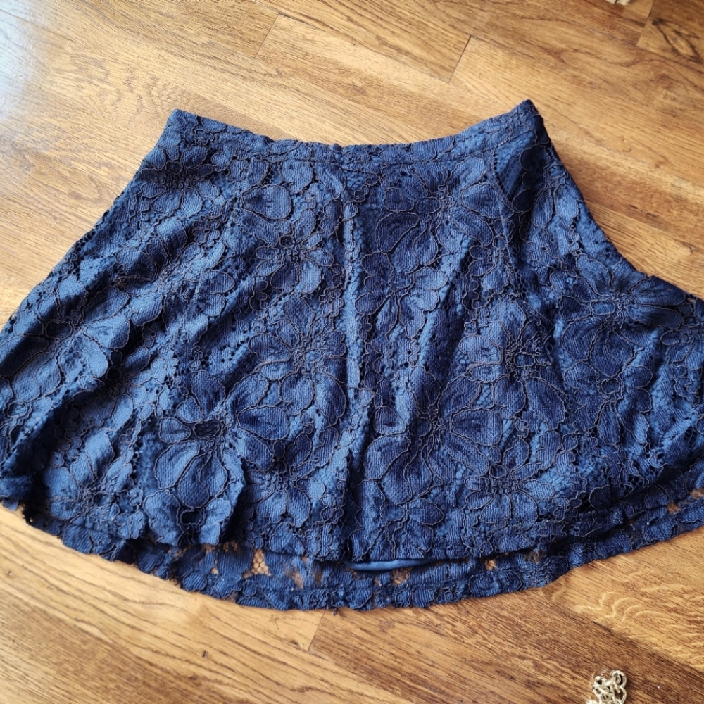 Brand new lace skirt, size S/29 , Forever 21